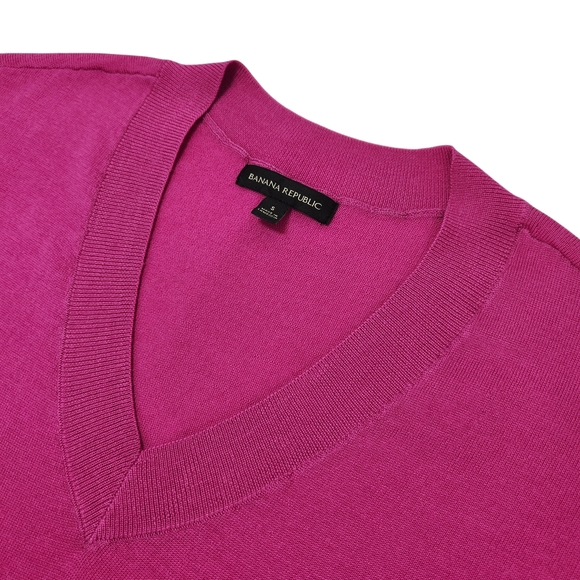 Banana Republic Pink Fuchsia 100% Merino Wool Sweater V-Neck Size Small - Picture 6 of 13